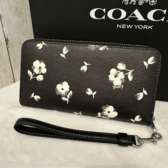 NWT! COACH Long Zip Around Wallet With Floral Print - Picture 2 of 3